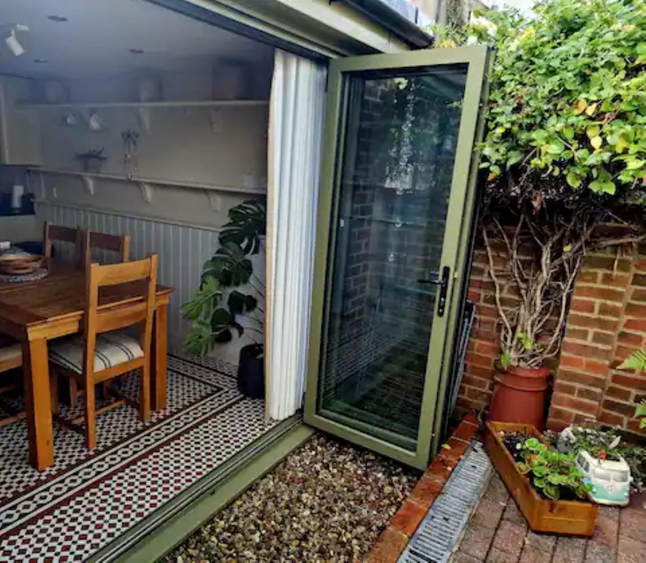 Jackdaw Cottage-Beautiful Cottage, Town Centre Wimborne Minster Dış mekan fotoğraf